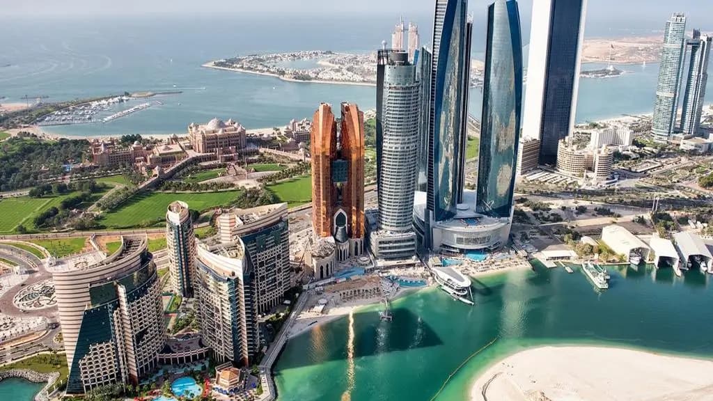 Burj Khalifa and modern Dubai skyline | GlobalBush Travel